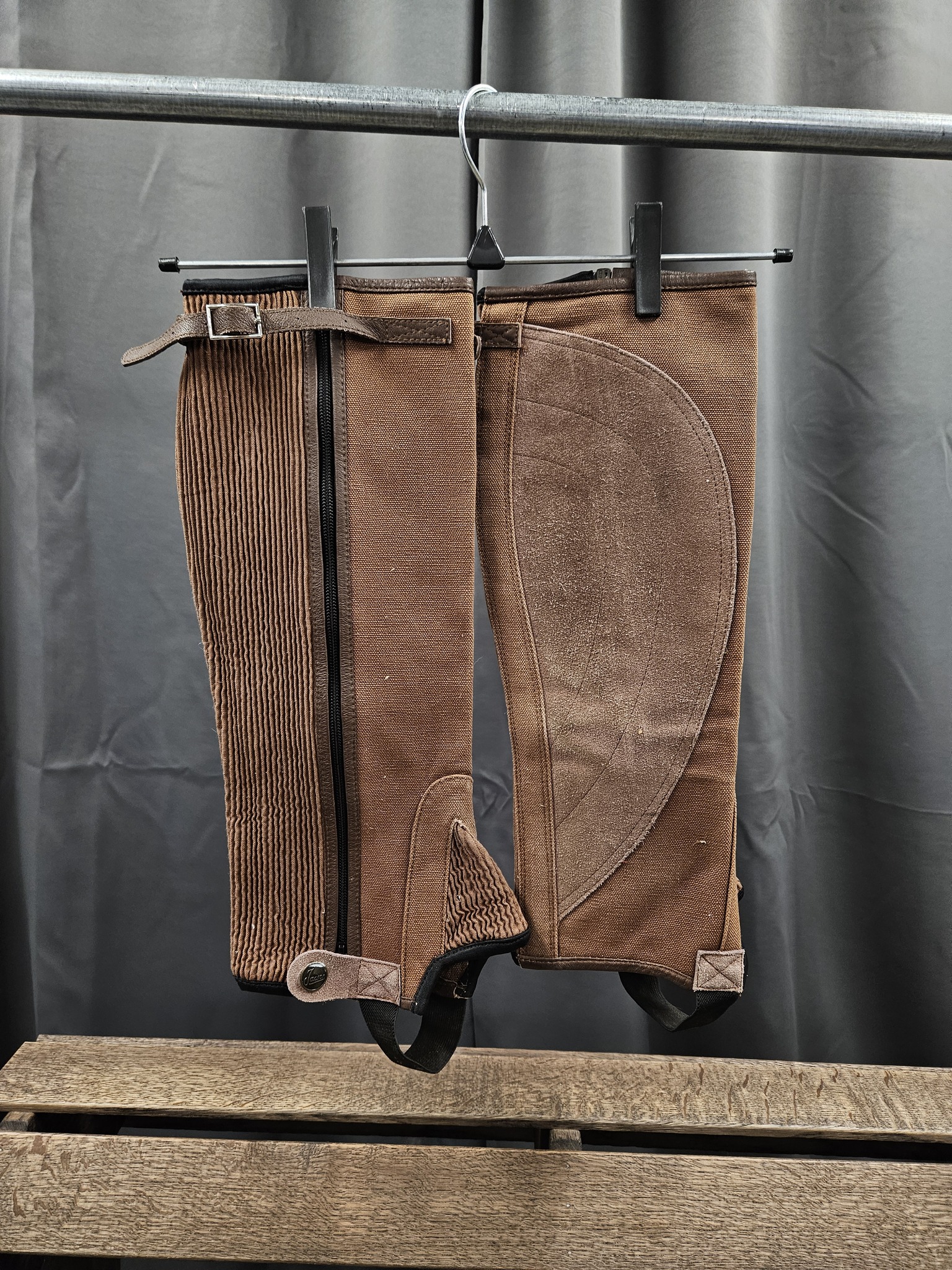 Chaps | M